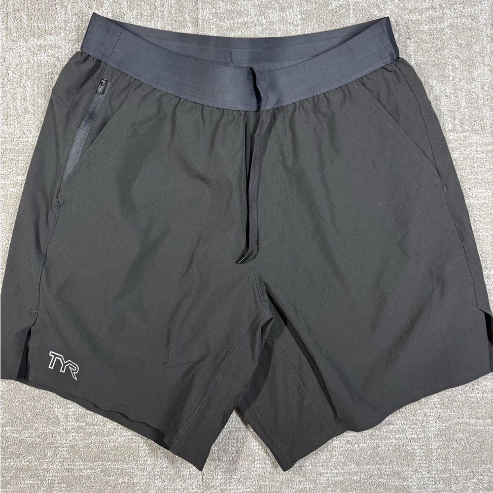 TYR Men’s Athletic Performance Workout Unlined Short 7” Size Small